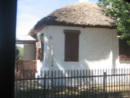 153285376